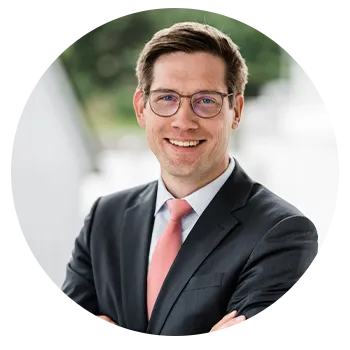 Porträtfoto von Notar Dr. Tim Kasper